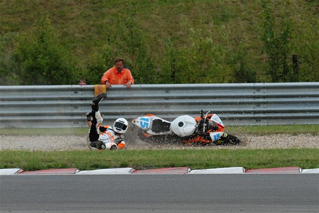 CRASH Viktor DUEK Alpe Adria Most 2011 foto Lubo NOVOSD