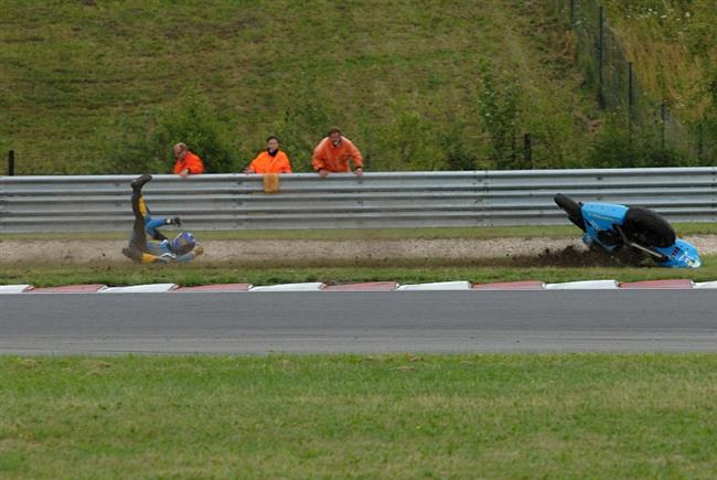 CRASH moto MIX Alpe Adria Most 2011 foto Luboš Novosád