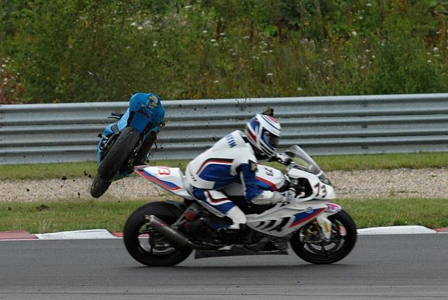 CRASH moto MIX Alpe Adria Most 2011 foto Luboš Novosád