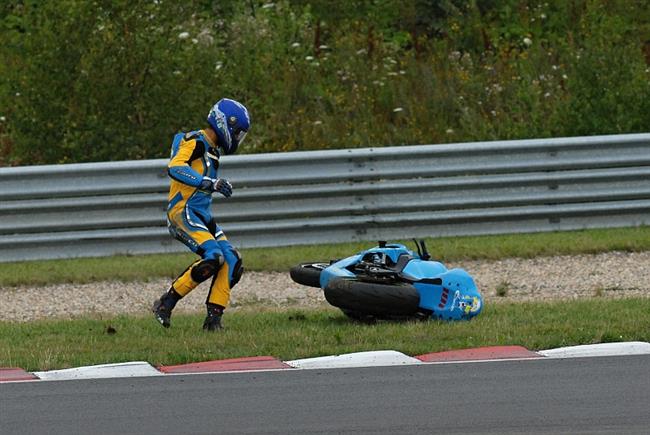 CRASH moto MIX Alpe Adria Most 2011 foto Luboš Novosád