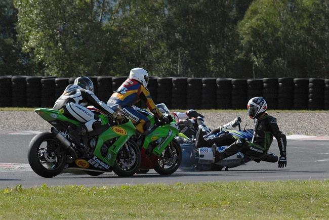 CRASH moto MIX Alpe Adria Most 2011 foto Luboš Novosád