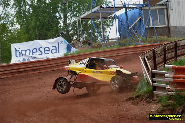 Finálový závod MČR v autokrossu 2011 v Nové Pace objektivem Boba Hlávky