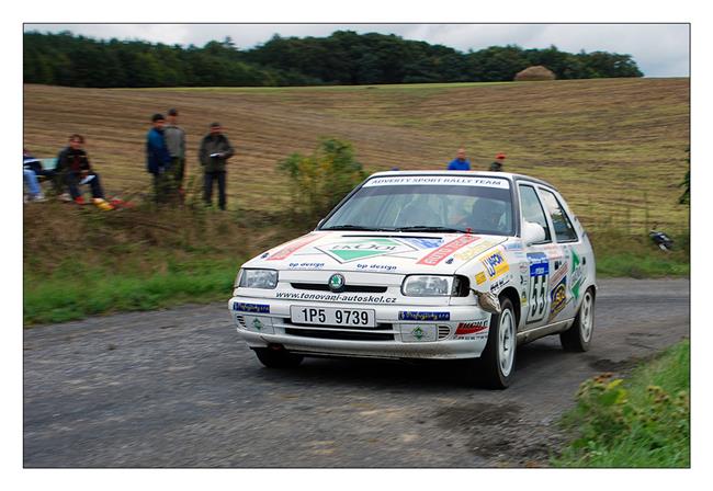 Vykovsk rozbahnn RAC vldly Peugeoty S 2000