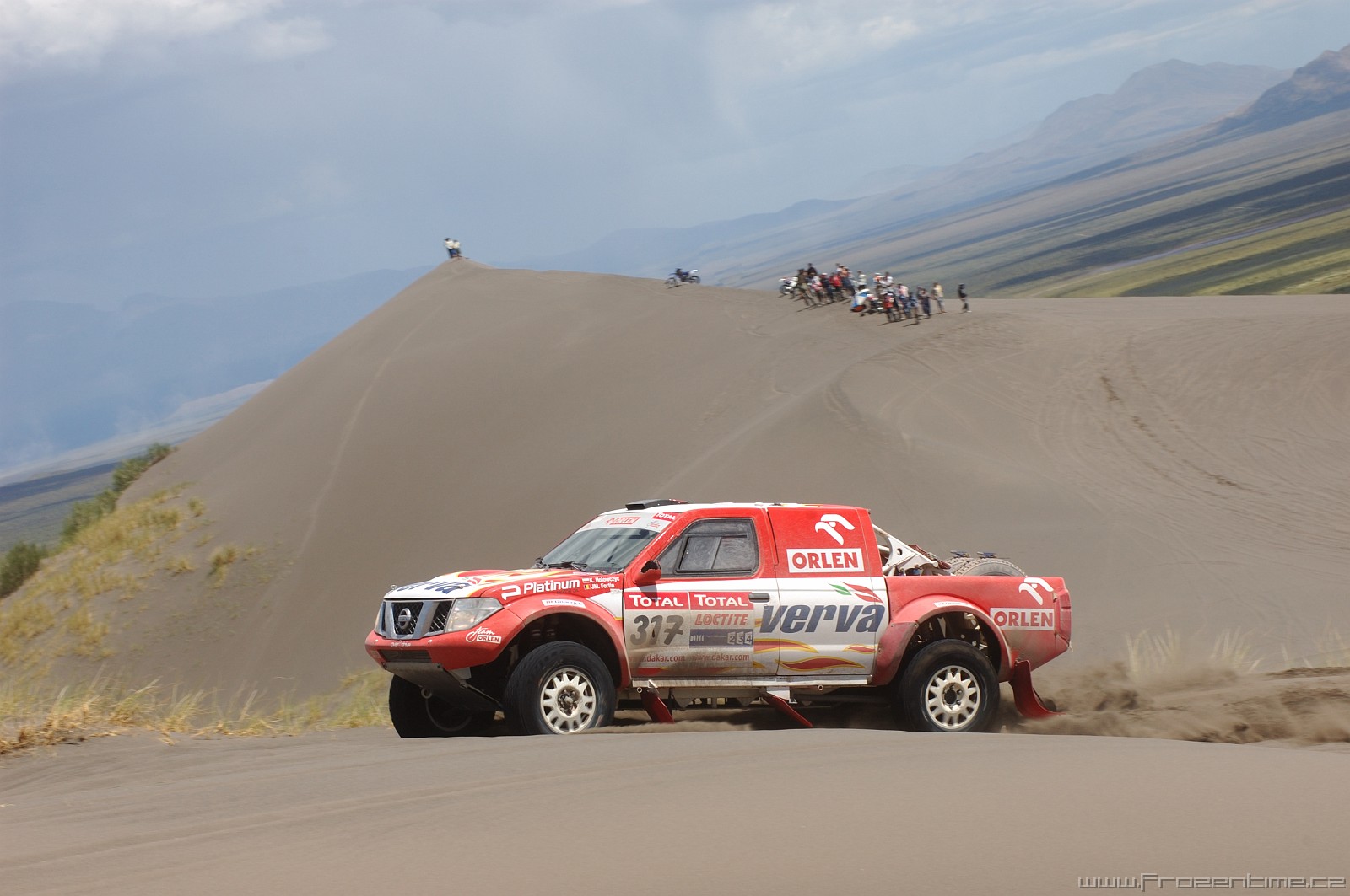 DSC_6214nissan.jpg