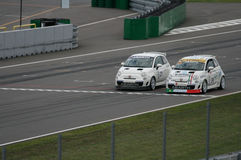 brno_abarth_race2_08cilova_vedledva.jpg