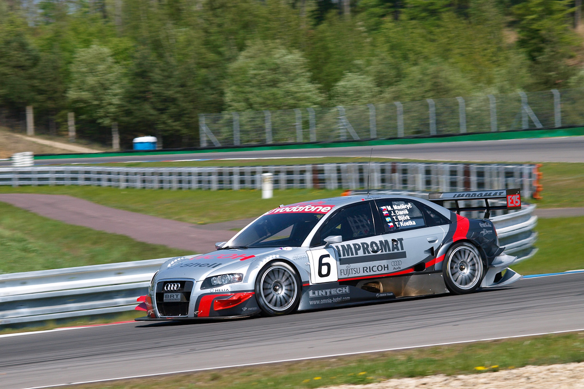 p4252573audi.jpg