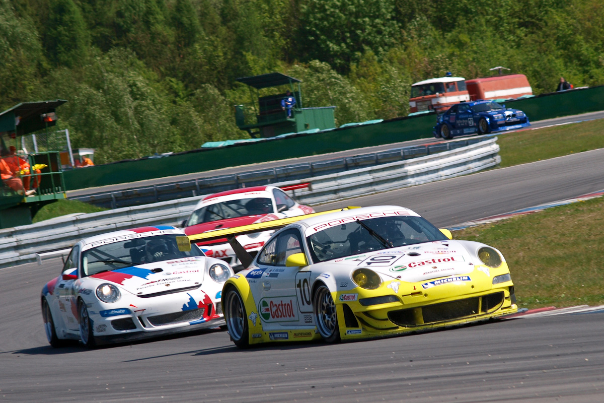 p4263051porsche_imican.jpg