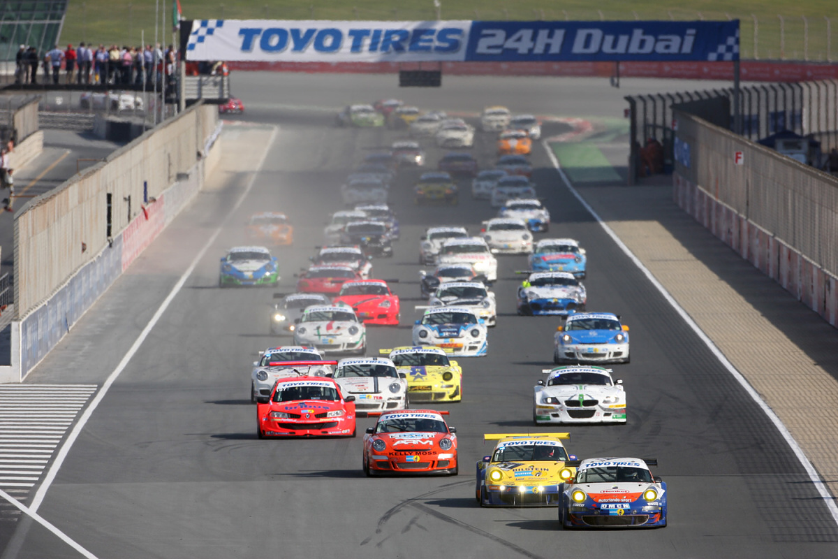 24HDUBAI2009STARTLR.jpg