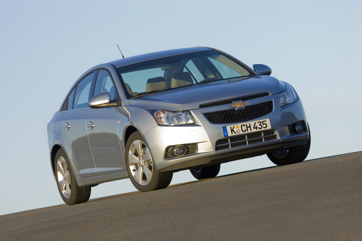 cruze_static_01.jpg