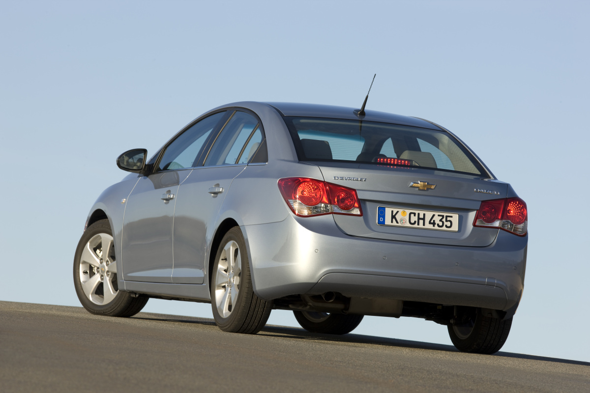 cruze_static_05.jpg