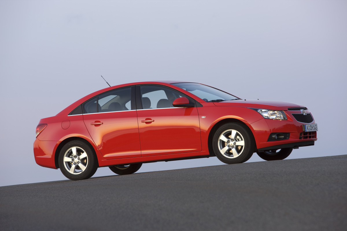 cruze_static_07.jpg