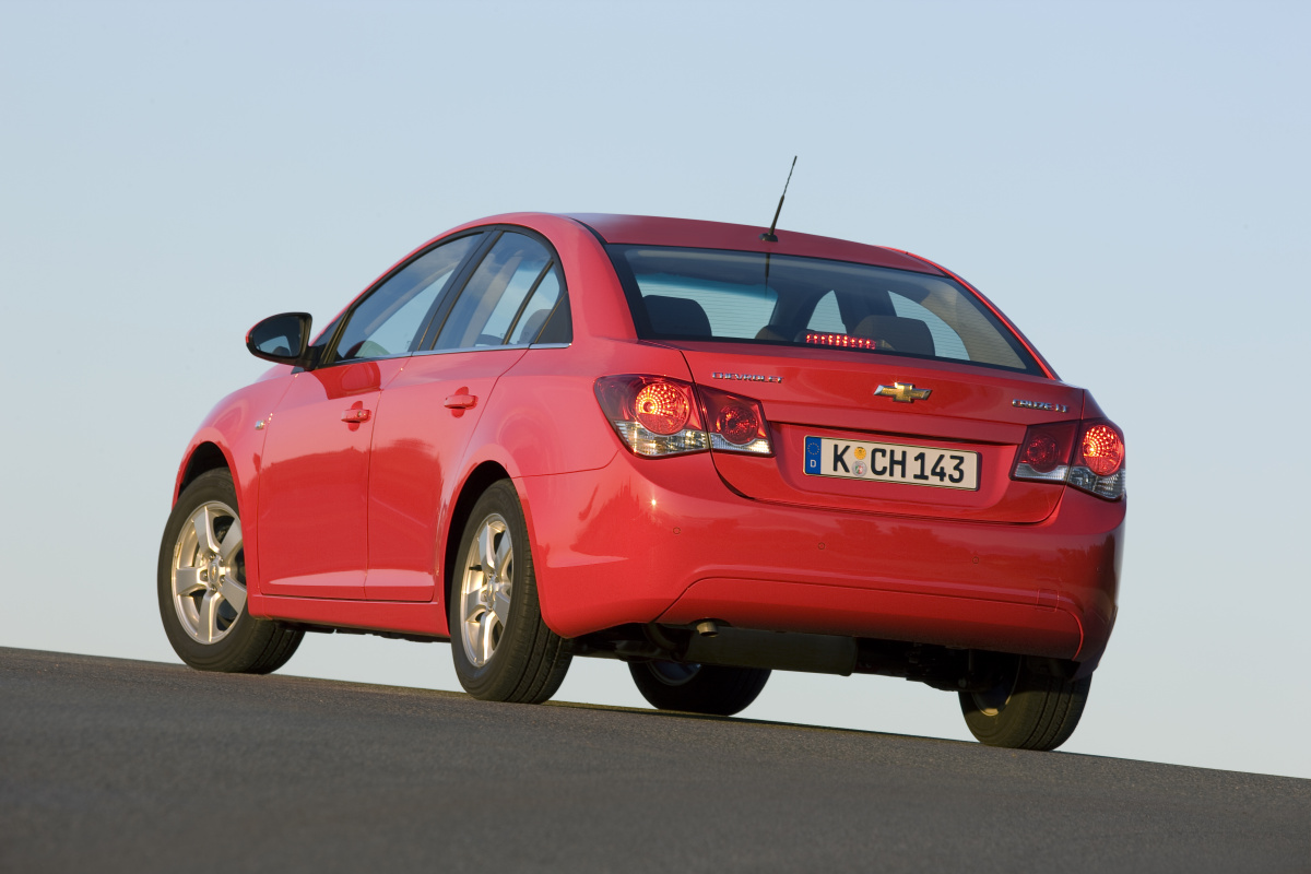 cruze_static_09.jpg