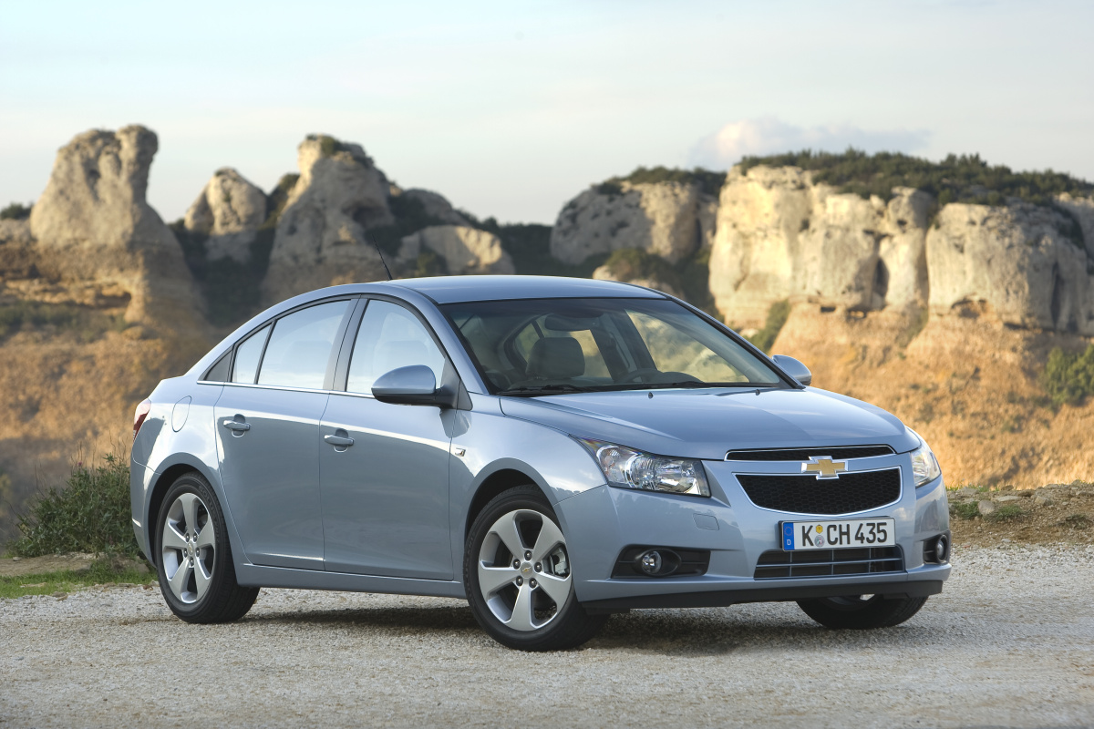 cruze_static_12.jpg