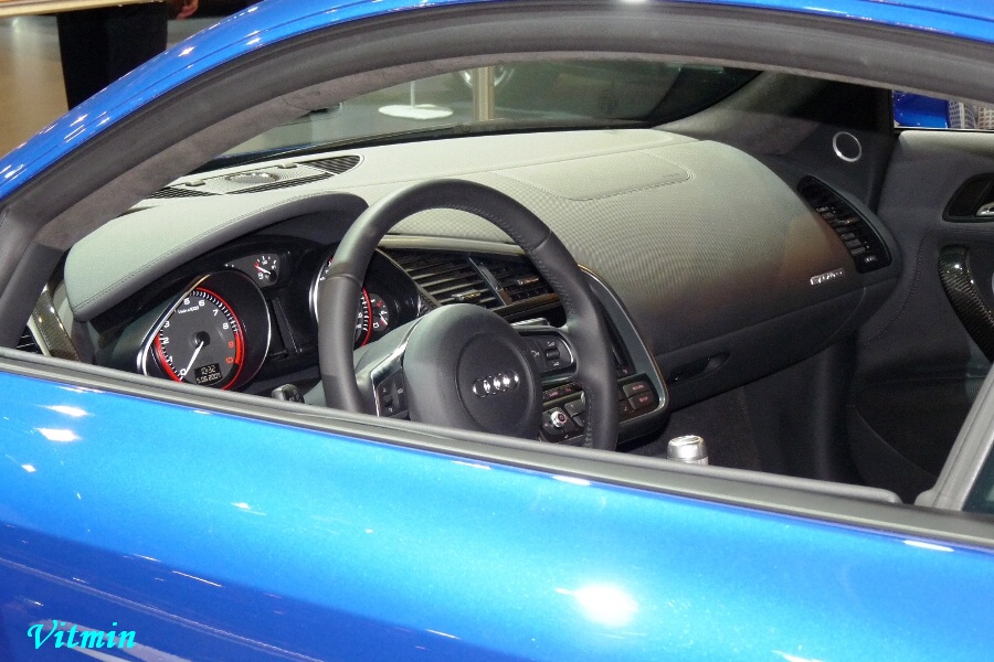 R8_04.jpg
