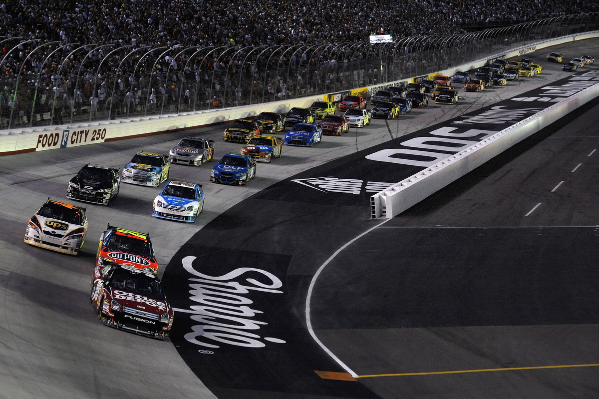 tz_nove_2nascar.jpg
