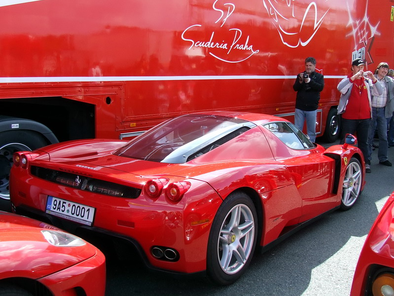 2009_0906FerrariDaysNedele0049_resize.jpg