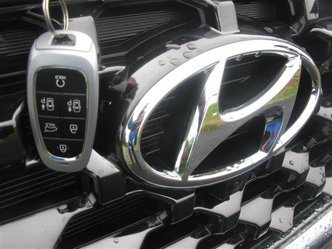 Test velkho SUV Hyundai Santa Fe PHEV v sedmimstnm proveden